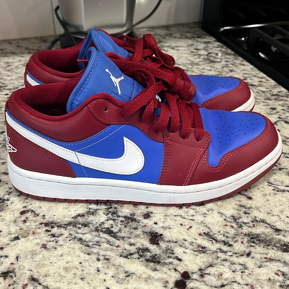 Jordan one low size 8.5